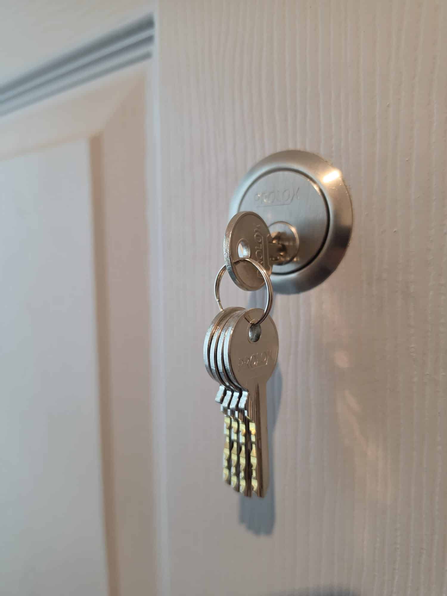 New door lock with five keys supplied in Wolverhampton WV2